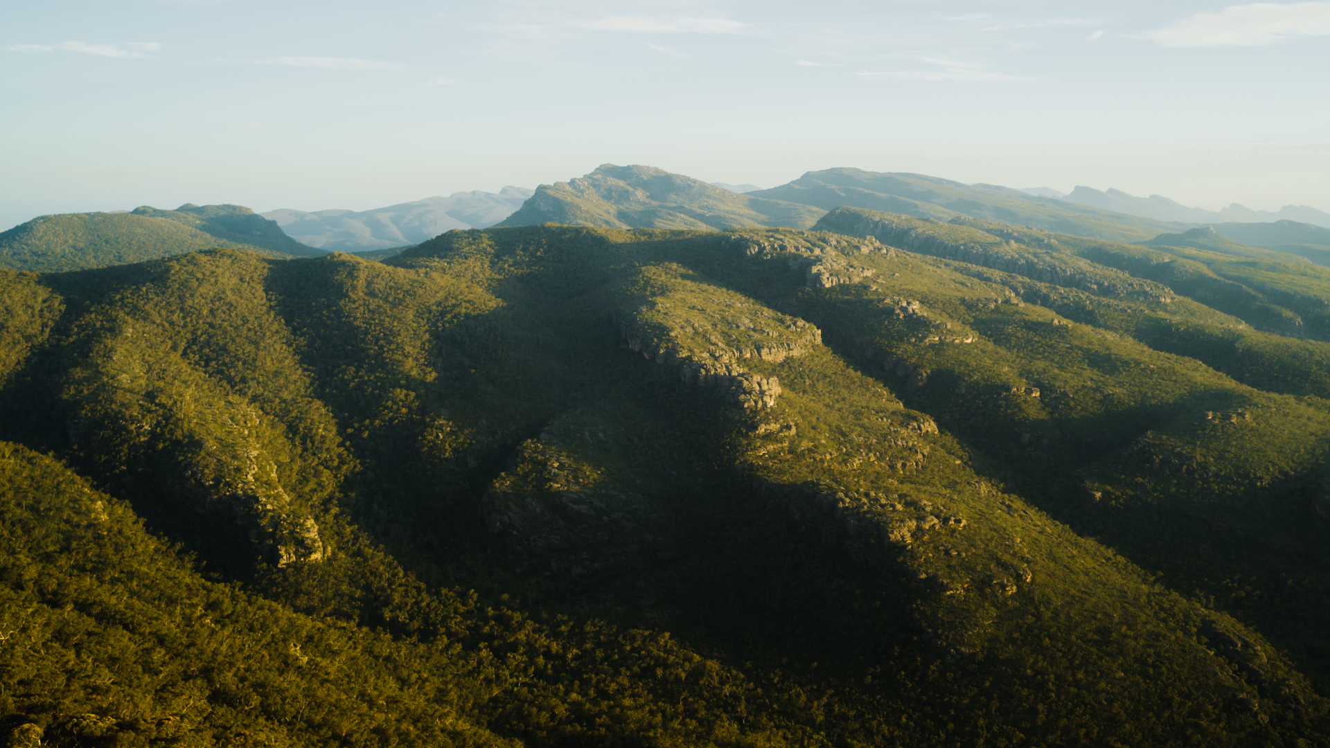 Grampians National Park sandstone mountain ridges and lookout point